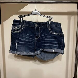 Ariya Jeans Brand Women’s Blue Jean Shorts with Beading